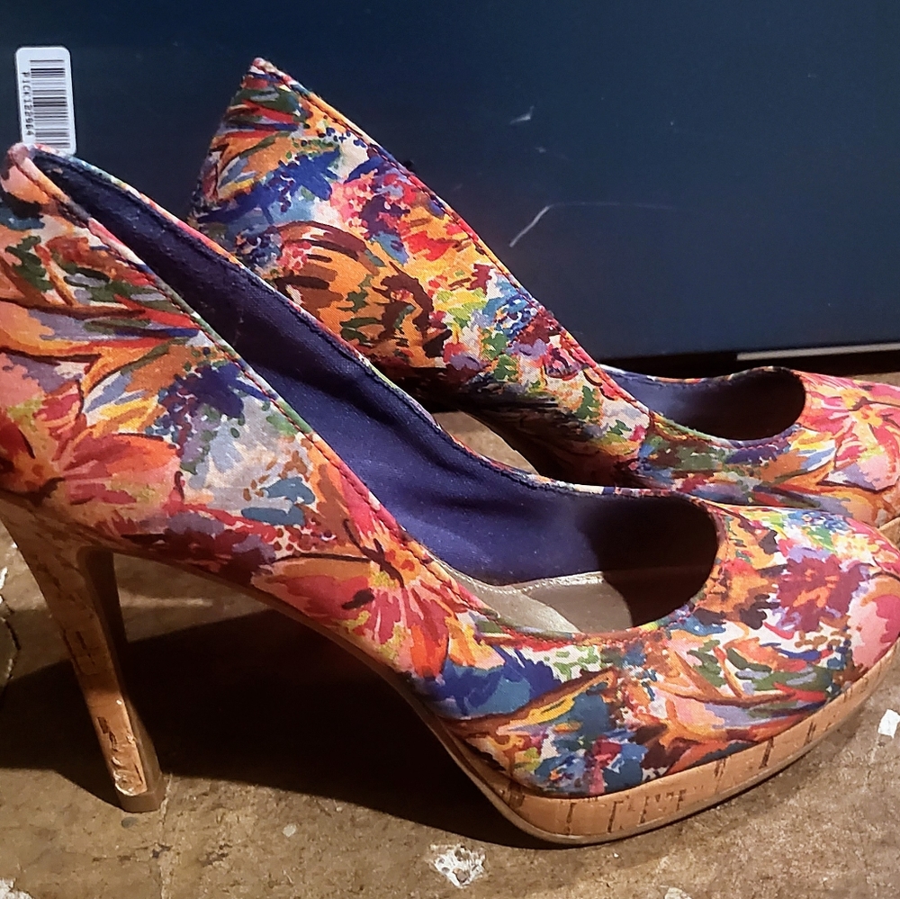 Women's size 6 Fioni high heels